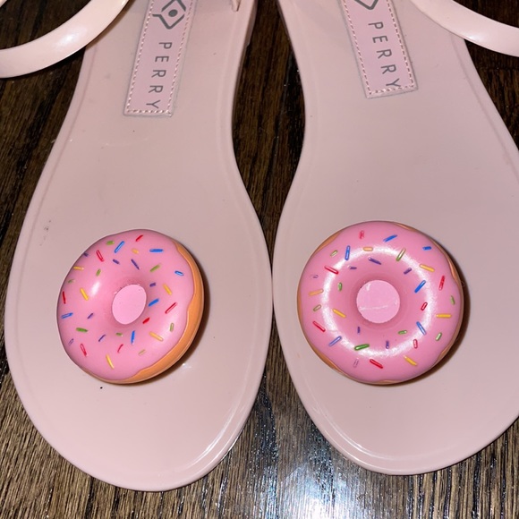 Katy Perry size 7 donut sandals nwt - Picture 3 of 7